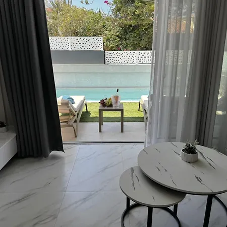 μ2κ - Marilena With Private Pool *